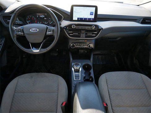 Used 2022 Ford Escape SE w/ SE Sport Appearance Package image 11