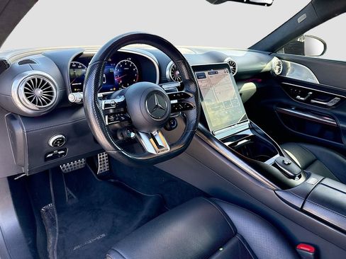 Used 2022 Mercedes-Benz SL 55 AMG 4MATIC w/ Driver Assistance Package image 10