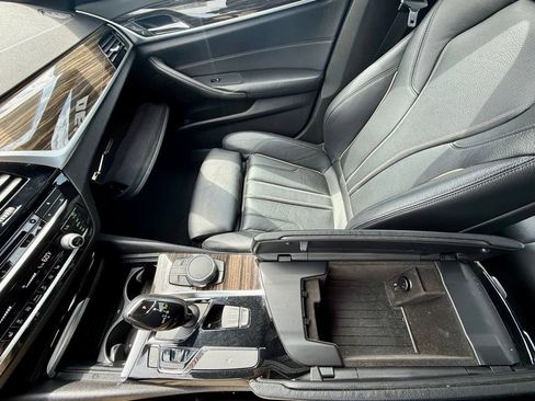Used 2018 BMW 540i RWD image 19