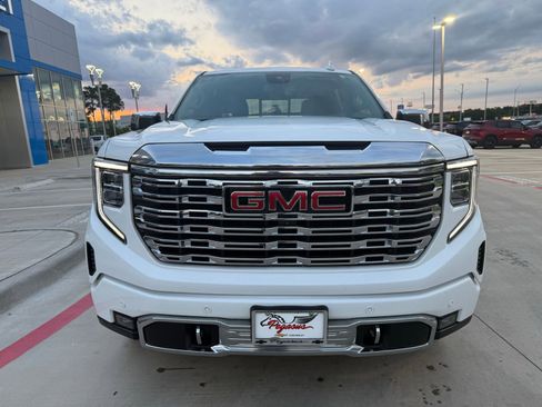 Used 2024 GMC Sierra 1500 Denali RWD image 8