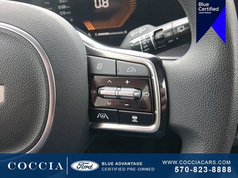 Used 2025 Kia Sorento LX FWD image 23