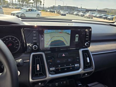 Used 2023 Kia Sorento EX w/ Panoramic Sunroof Package FWD image 10