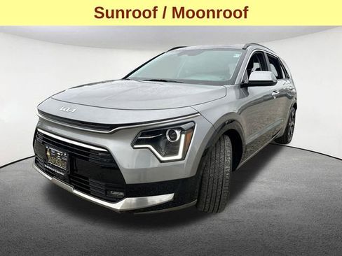 Used 2024 Kia Niro EX Touring image 5