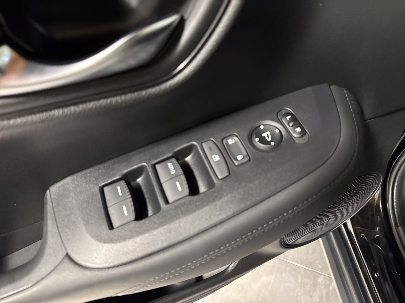 Certified 2024 Honda HR-V LX image 12