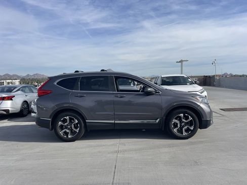 Used 2018 Honda CR-V Touring image 3