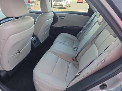 Used 2016 Toyota Avalon Touring image 12