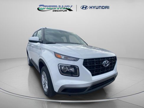 New 2026 Hyundai Venue SE image 2