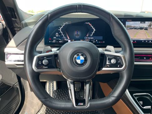 Used 2023 BMW 740i w/ Parking Assistance Package RWD image 18