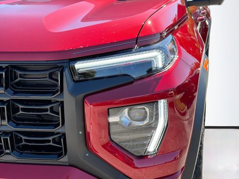 Used 2025 GMC Canyon Elevation w/ Convenience Package image 9