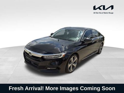 Used 2018 Honda Accord Touring image 1