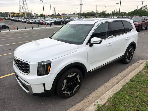 Used 2025 Kia Telluride S AWD/4WD image 3