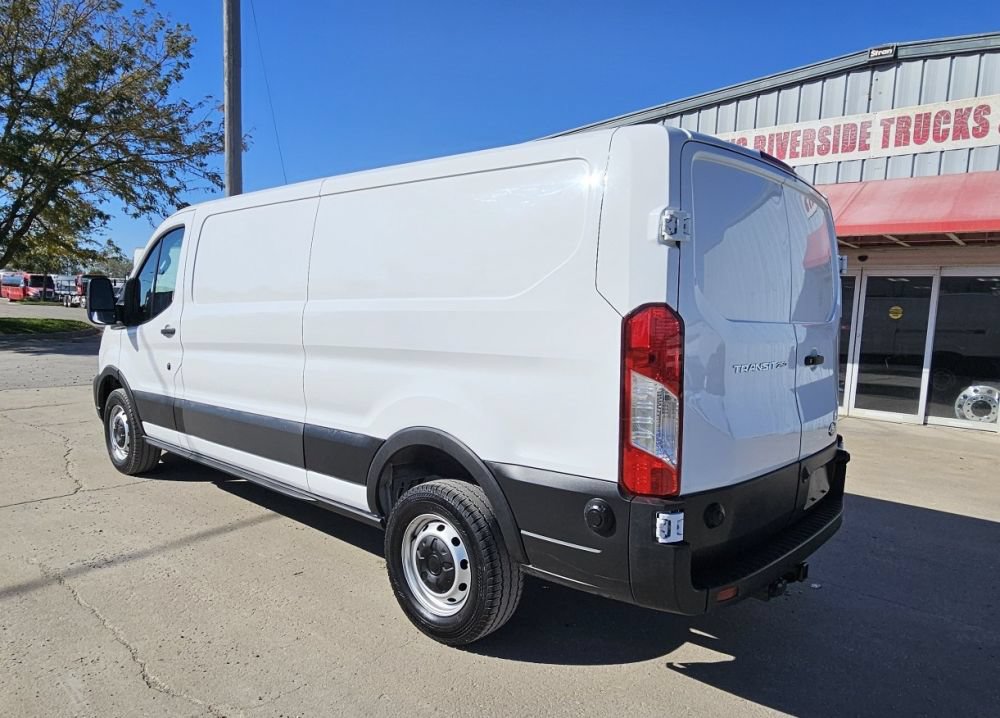Used 2025 Ford Transit 250 Low Roof RWD image 8