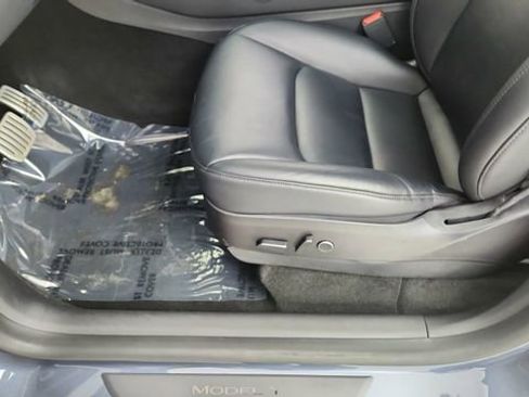 Used 2022 Tesla Model Y Performance image 34