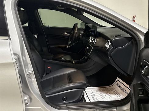 Used 2018 Mercedes-Benz GLA 250 4MATIC image 23