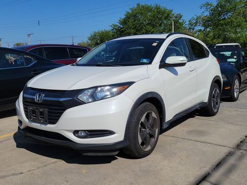 Used 2018 Honda HR-V EX image 2