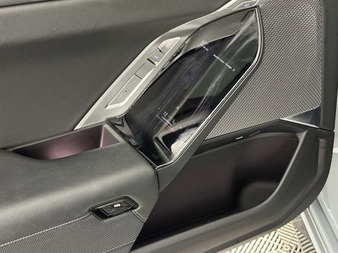 Used 2023 BMW 740i image 32