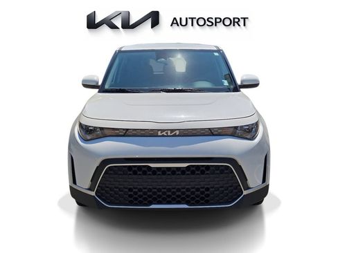 Certified 2025 Kia Soul LX w/ LX Technology Package FWD image 2