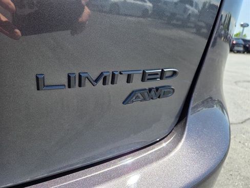 Used 2023 Chrysler Pacifica Limited w/ Uconnect Theater Family Group AWD/4WD image 6