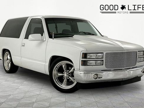 Used 1999 Chevrolet Tahoe 2WD 2-Door w/ Preferred Equipment Group image 1
