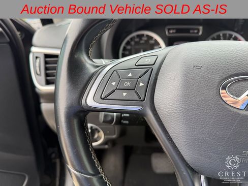 Used 2017 INFINITI QX30 Premium w/ Navigation Package image 16