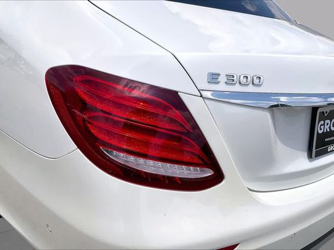 Used 2018 Mercedes-Benz E 300 image 26