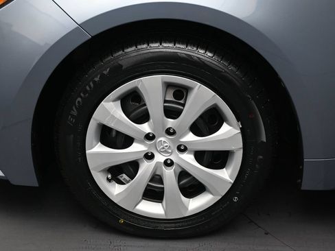Used 2021 Toyota Corolla LE w/ Carpet Mat Package (TMS) FWD image 13