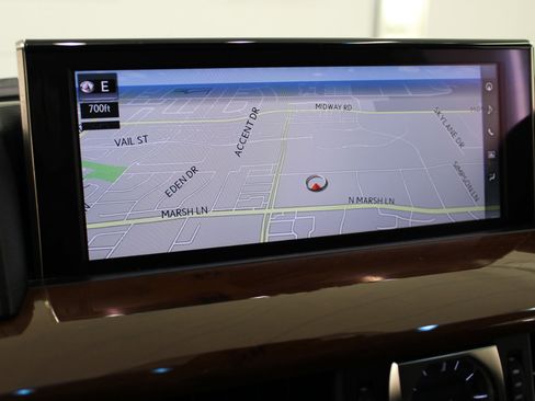 Used 2017 Lexus LX 570 4WD w/ Luxury Package image 58