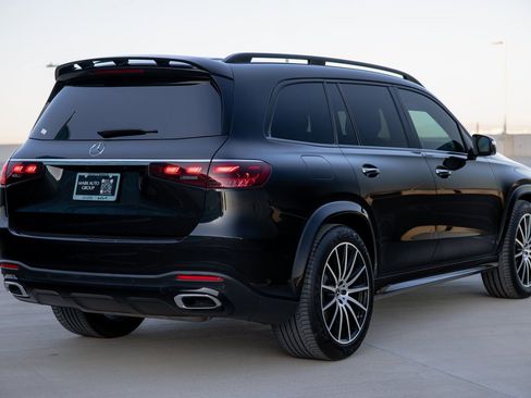 Used 2024 Mercedes-Benz GLS 450 4MATIC image 7