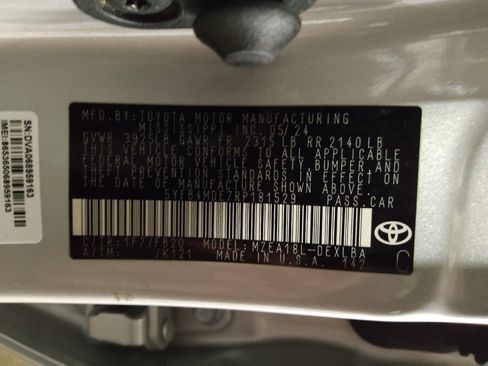 Used 2024 Toyota Corolla LE image 33