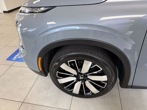 New 2026 Mitsubishi Outlander SE image 10