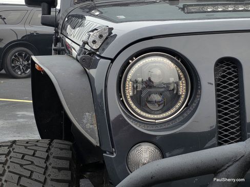 Used 2016 Jeep Wrangler Unlimited Sport w/ Connectivity Group AWD/4WD image 9