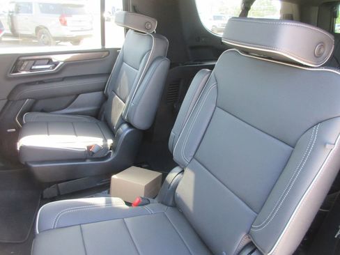 New 2026 GMC Yukon XL Elevation w/ Elevation Premium Package AWD/4WD image 12