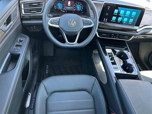 New 2025 Volkswagen Atlas SEL image 10