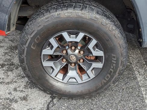 Used 2016 Toyota Tacoma TRD Off-Road w/ Towing Package AWD/4WD image 11