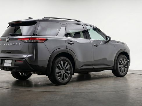 Used 2025 Nissan Pathfinder SV AWD/4WD image 9
