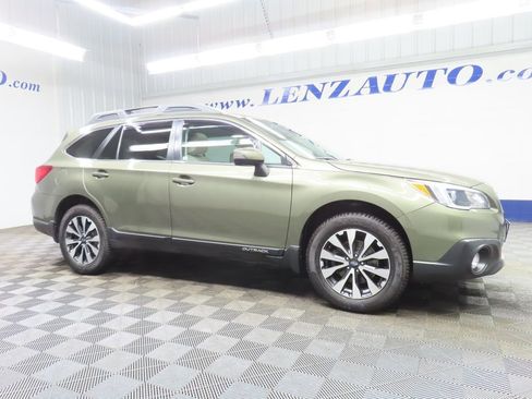 Used 2017 Subaru Outback 2.5i Limited AWD/4WD image 3