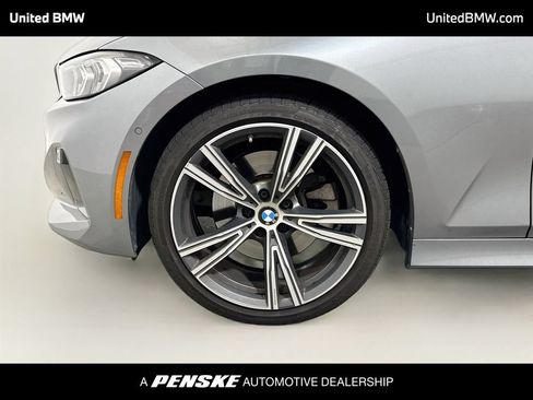 Used 2024 BMW 330i Sedan w/ Premium Package RWD image 9