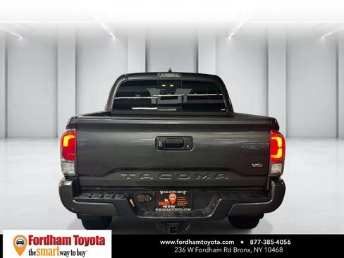 Used 2023 Toyota Tacoma TRD Sport AWD/4WD image 6