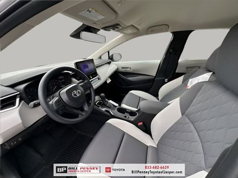 Used 2025 Toyota Corolla LE w/ Convenience Package FWD image 21