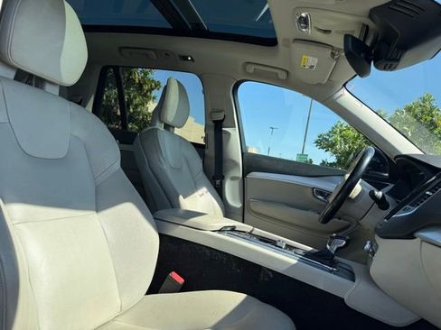Used 2016 Volvo XC90 T5 Momentum FWD image 12