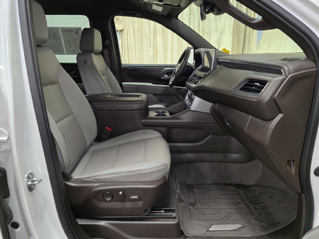 Used 2023 GMC Yukon XL SLT AWD/4WD image 37