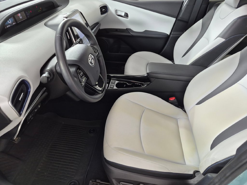 Used 2022 Toyota Prius Limited w/ Premium Convenience Package FWD image 22
