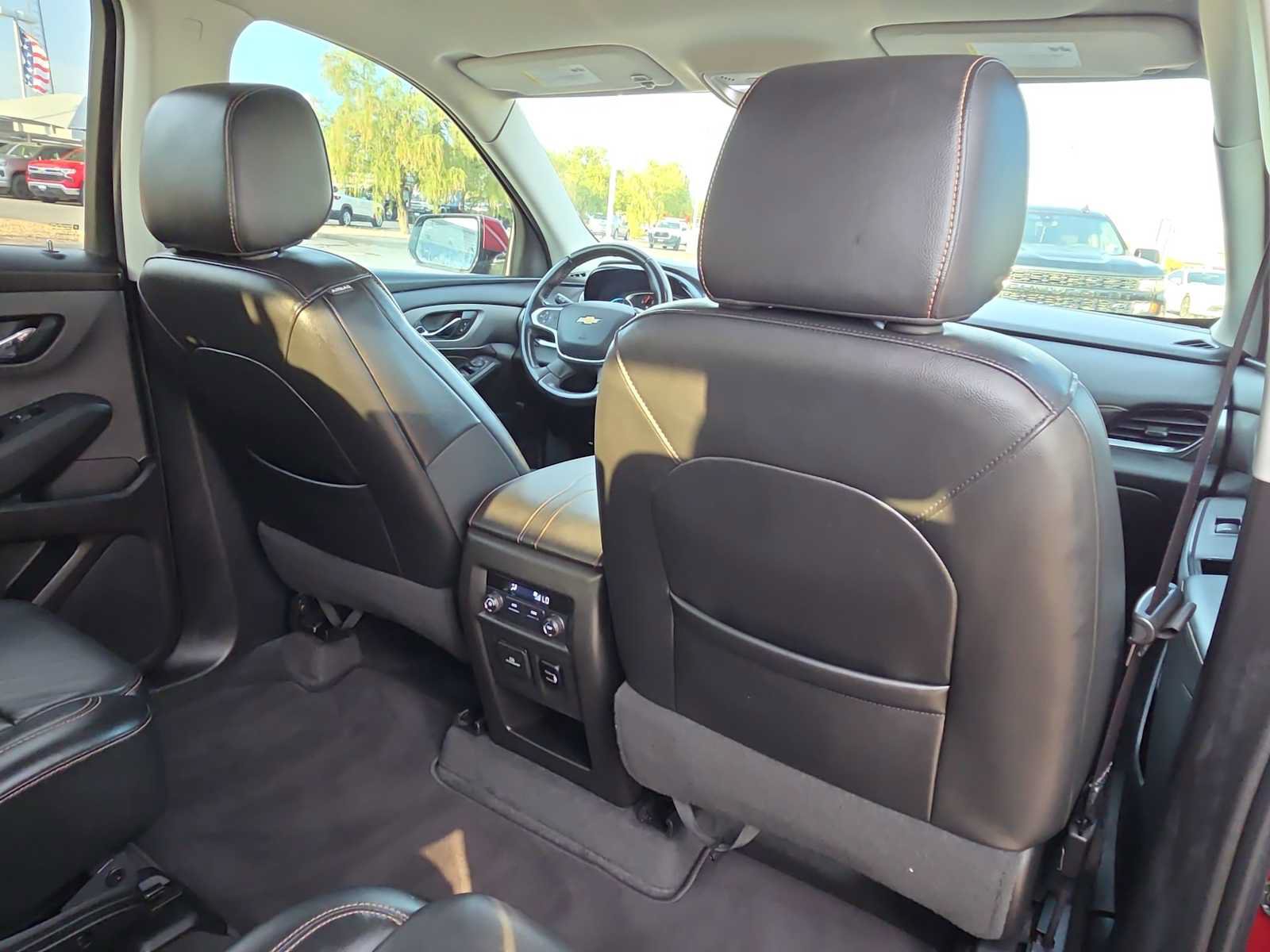 Used 2018 Chevrolet Traverse LT FWD image 16