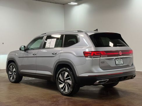 Used 2025 Volkswagen Atlas SEL AWD/4WD image 5