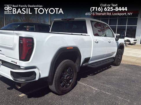 Used 2024 GMC Sierra 2500 AT4 w/ Technology Package AWD/4WD image 1