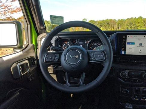 Certified 2025 Jeep Wrangler Sport S image 19