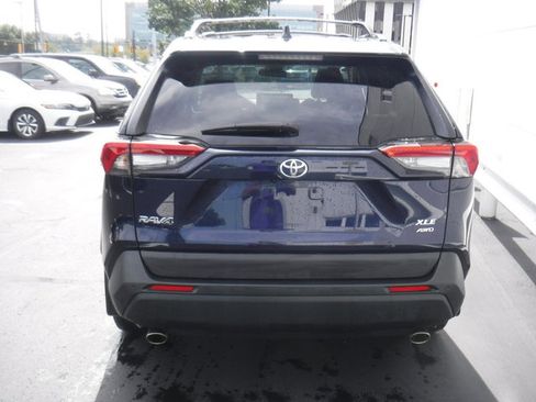 Used 2023 Toyota RAV4 XLE Premium image 10