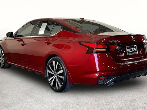 Used 2021 Nissan Altima 2.5 SR w/ SR Premium Package image 17