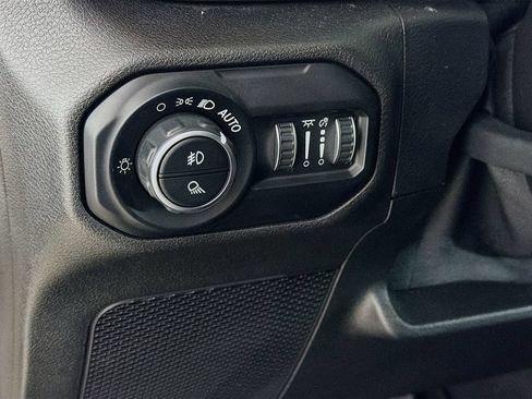 Used 2021 Jeep Gladiator Mojave w/ Cold Weather Group AWD/4WD image 11