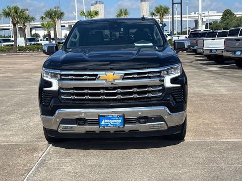 Used 2023 Chevrolet Silverado 1500 LTZ w/ LTZ Convenience Package II AWD/4WD image 2